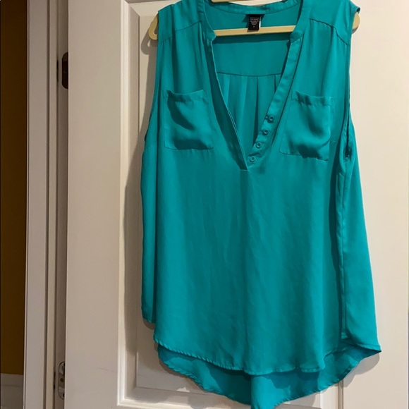 Torrid Sz 2 flowy blouse